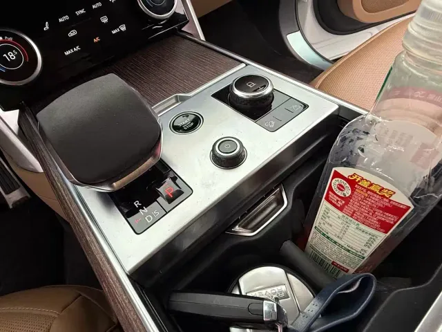 Land Rover Range Rover — Фото автомобиля 9