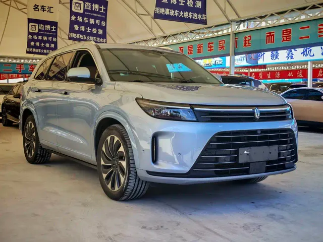 Aito M7 — Фото автомобиля 3