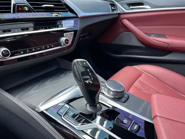 BMW 5 Series — Фото автомобиля 12