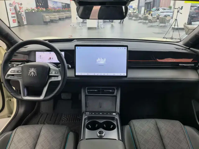 BYD Qin L — Фото автомобиля 9