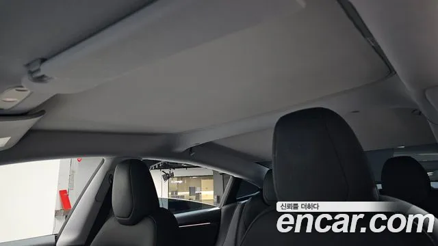 Tesla Model 3 — Фото автомобиля 18