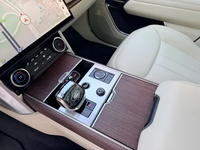 Land Rover Range Rover — Фото автомобиля 11