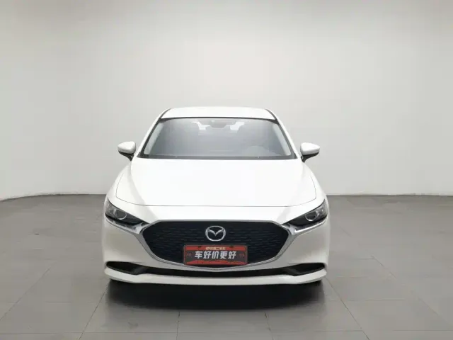 Mazda Axela — Фото автомобиля 3