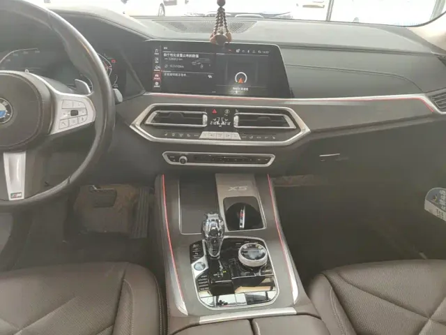 BMW X5 — Фото автомобиля 12