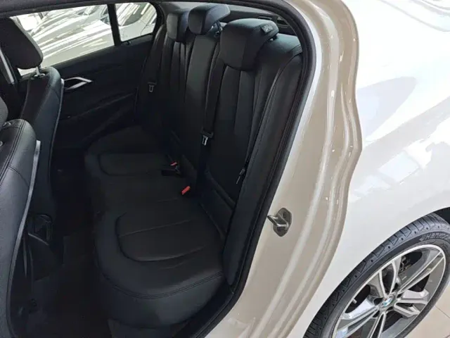 BMW 1 Series — Фото автомобиля 16