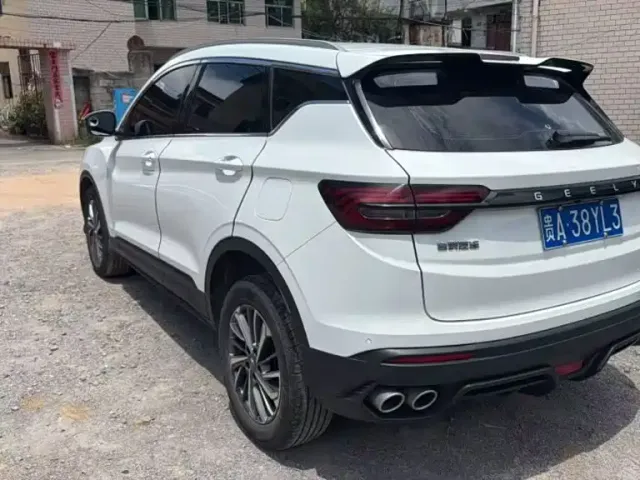 Geely Binyue — Фото автомобиля 15