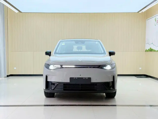 Leapmotor C10 — Фото автомобиля 2
