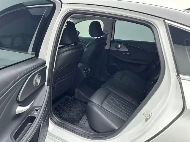 Chery Arrizo 8 — Фото автомобиля 6
