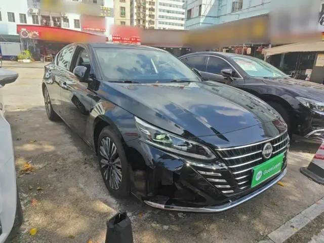 Nissan Teana — Фото автомобиля 3