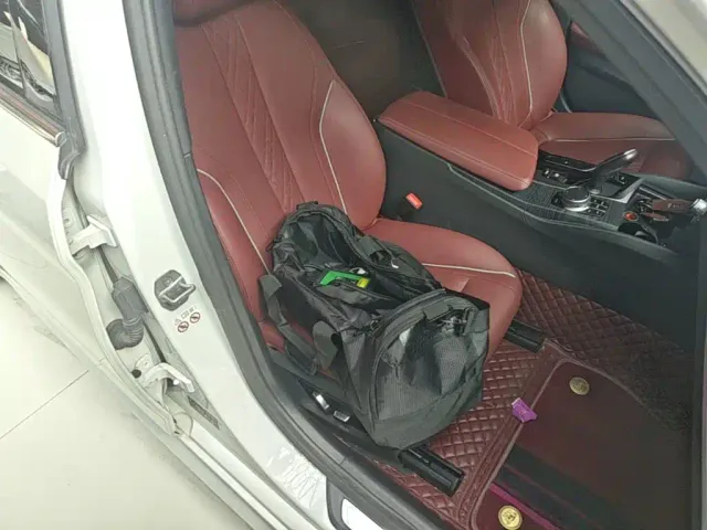 BMW 5 Series — Фото автомобиля 24