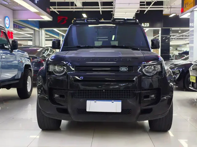 Land Rover Defender — Фото автомобиля 2