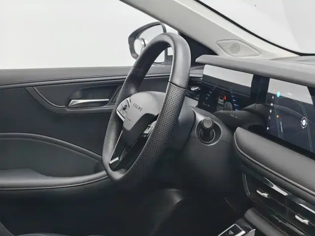 Roewe i5 — Фото автомобиля 22