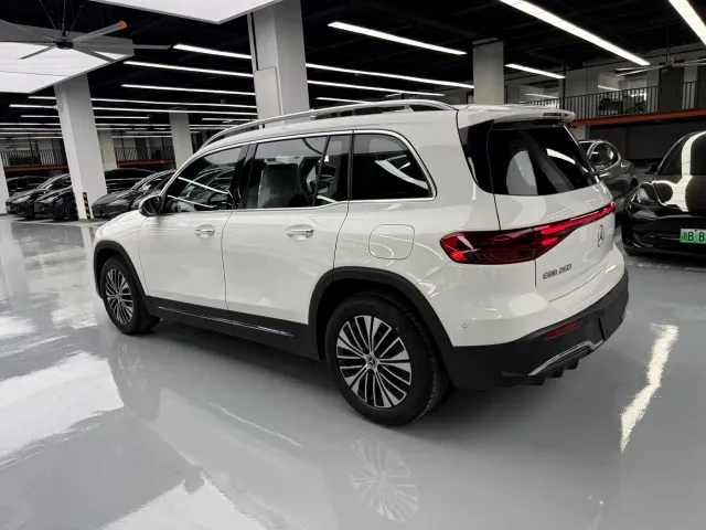 Mercedes-Benz EQB — Фото автомобиля 12