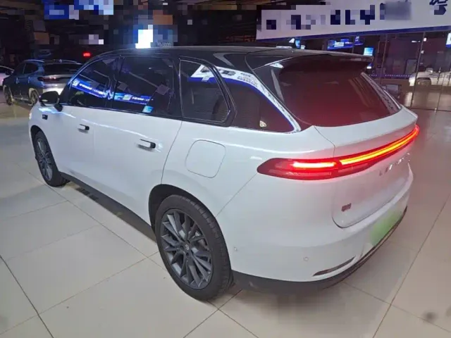 Leapmotor C10 — Фото автомобиля 4