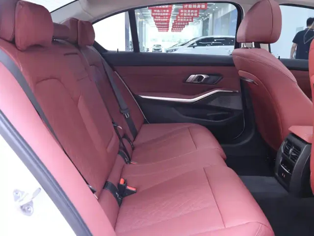 BMW 3 Series — Фото автомобиля 22