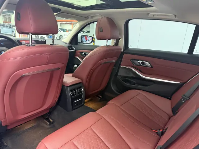 BMW 3 Series — Фото автомобиля 12