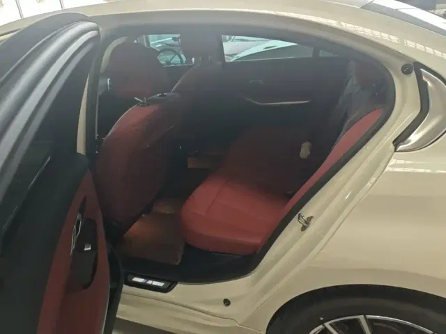 BMW 3 Series — Фото автомобиля 16