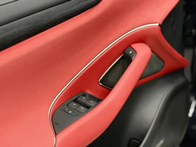 Xiaomi SU7 — Фото автомобиля 15