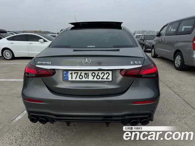 Mercedes-Benz E-Class — Фото автомобиля 11