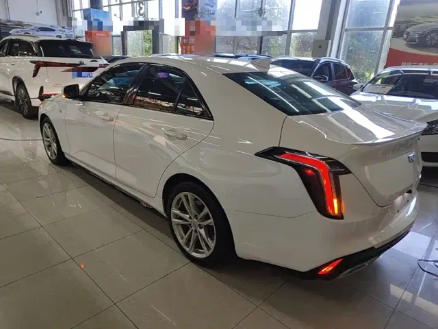 Cadillac CT4 — Фото автомобиля 4