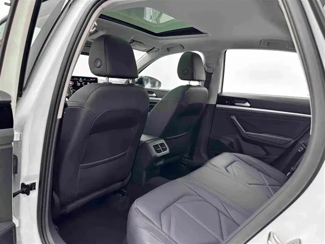 Volkswagen Lavida — Фото автомобиля 21