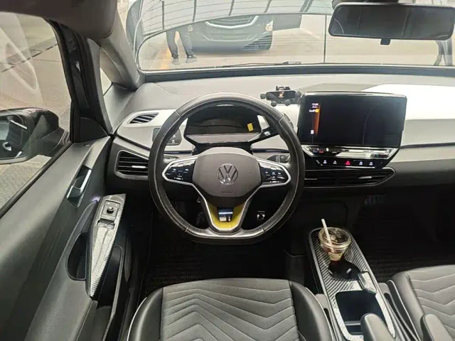 Volkswagen ID.3 — Фото автомобиля 10