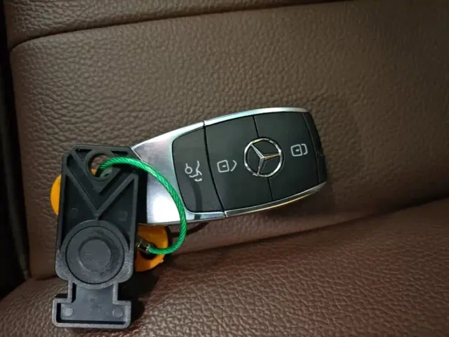 Mercedes-Benz EQB — Фото автомобиля 8