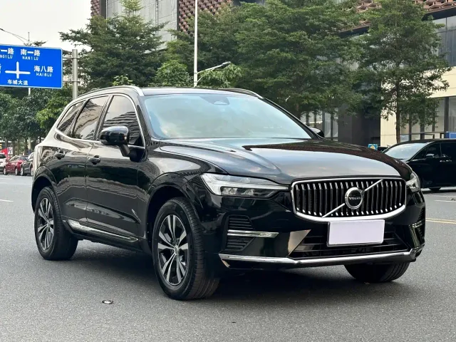 Volvo Volvo XC60 2024 B5 AWD Zhiyi Luxury Edition — Фото автомобиля 3