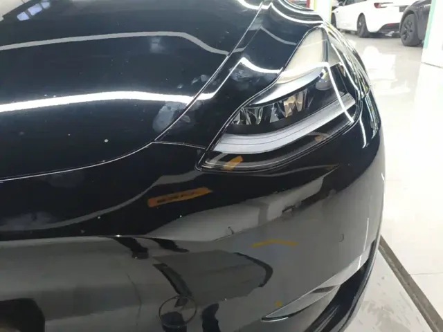 Tesla Model Y — Фото автомобиля 23
