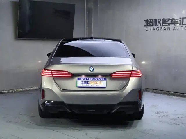 BMW i5 — Фото автомобиля 4
