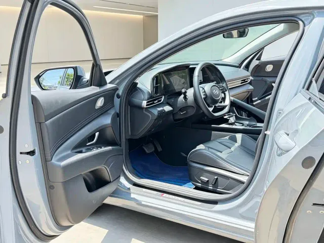 Hyundai Elantra — Фото автомобиля 13