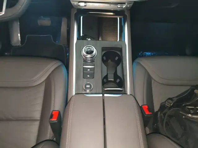 Ford Explorer — Фото автомобиля 13