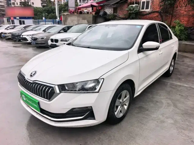 Фотография автомобиля — Skoda Rapid