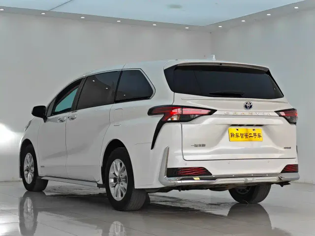 Toyota Granvia — Фото автомобиля 4