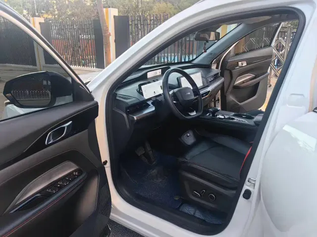Changan Z6 — Фото автомобиля 4