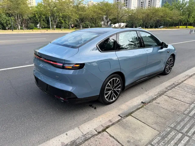 Leapmotor B01 — Фото автомобиля 10