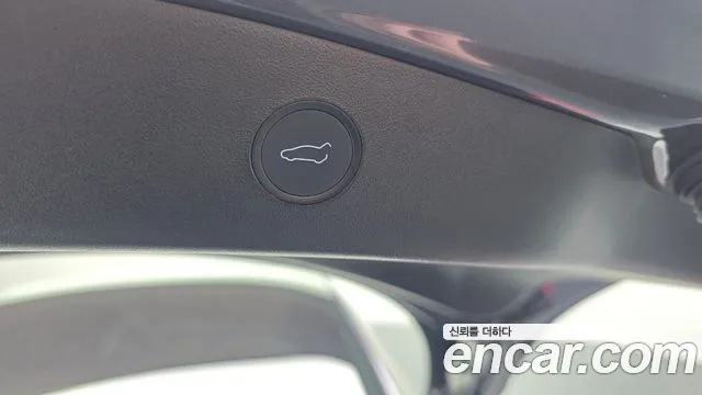 Tesla Model 3 — Фото автомобиля 30