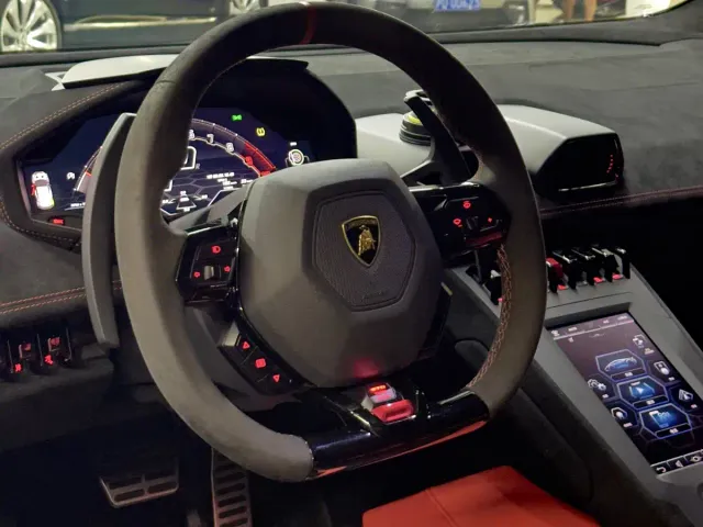 Lamborghini Huracan — Фото автомобиля 12