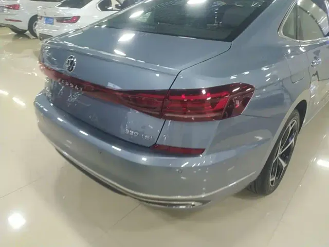 Volkswagen Passat — Фото автомобиля 7