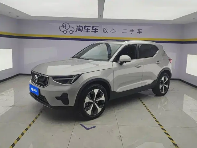 Фотография автомобиля — Volvo XC40