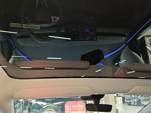 Tesla Model Y — Фото автомобиля 17