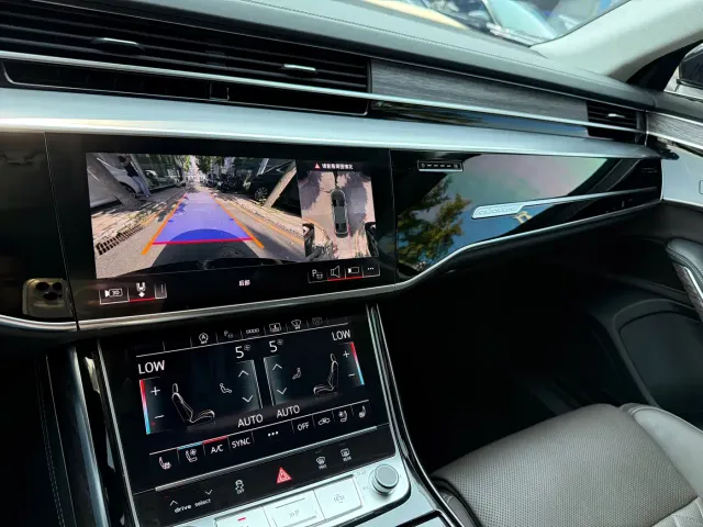 Audi A8 — Фото автомобиля 23