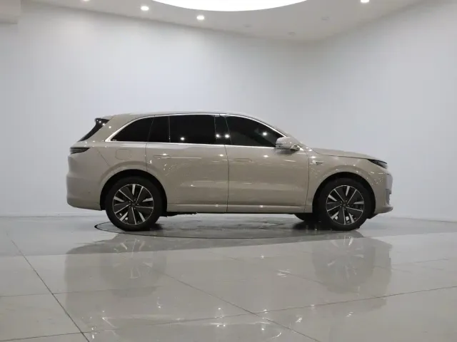 Li Auto L6 — Фото автомобиля 8