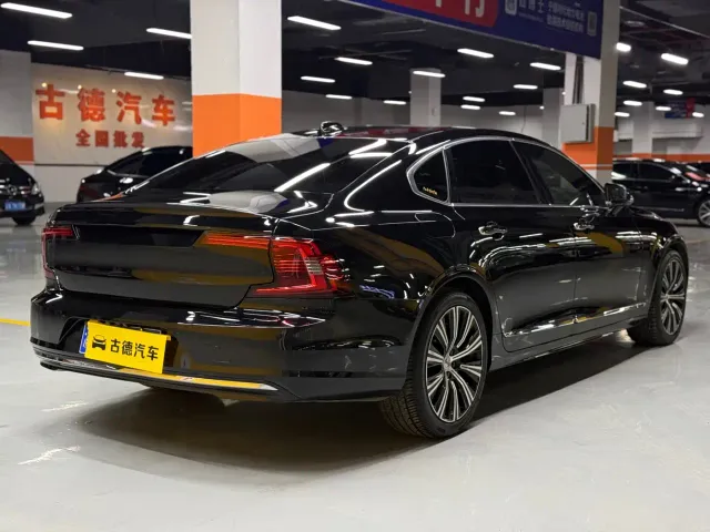 Volvo S90 — Фото автомобиля 7