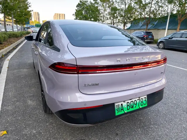 Roewe D6 — Фото автомобиля 3
