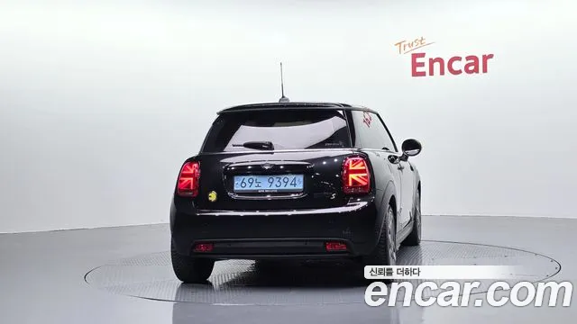 Mini Cooper — Фото автомобиля 4