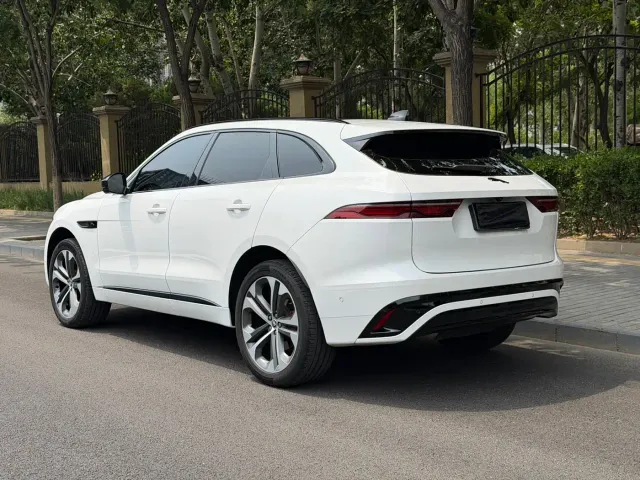 Jaguar F-Pace — Фото автомобиля 5