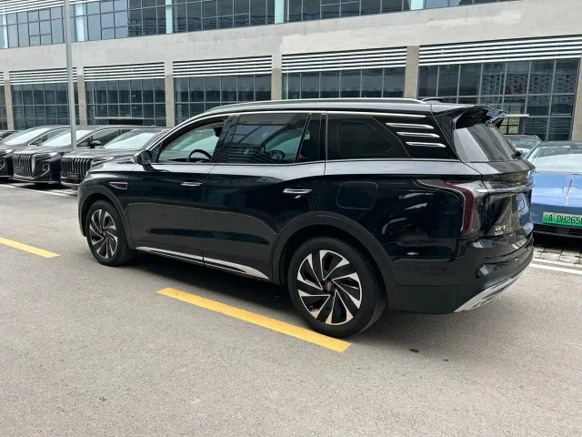 Hongqi HS7 PHEV — Фото автомобиля 16