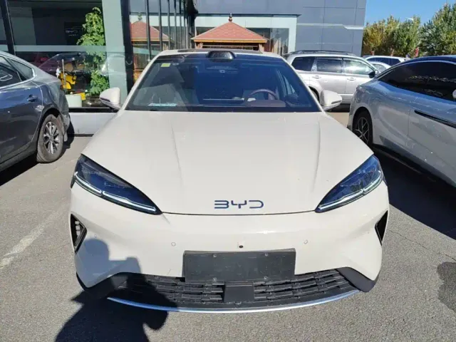 BYD Seal 07 DM-i — Фото автомобиля 2