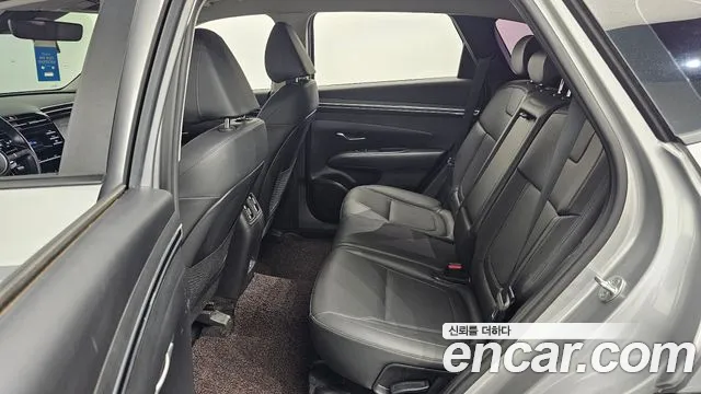 Hyundai Tucson Tucson (NX4) Дизель 2.0 4WD — Фото автомобиля 12